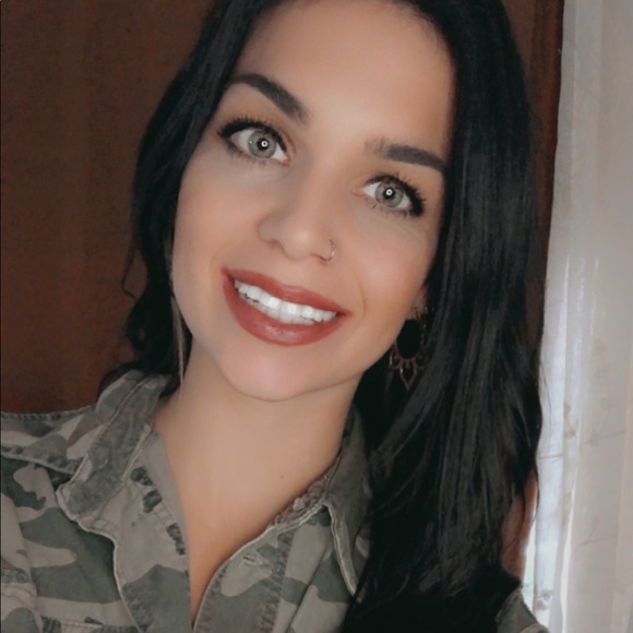 Meet your Posher, Jenna - Picture 1 of 1